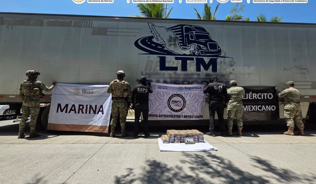 Colima: tráiler bien mañoso iba lleno de cocaína en las paredes