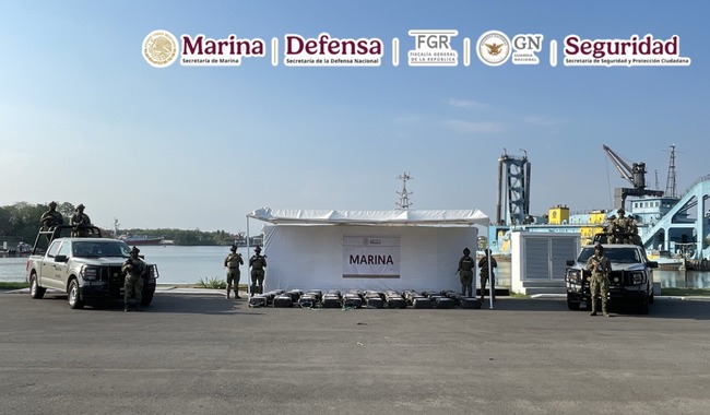 🚤🌊 Narcolancha cargada hasta el tope cae frente a Chiapas… y la Marina no perdonó