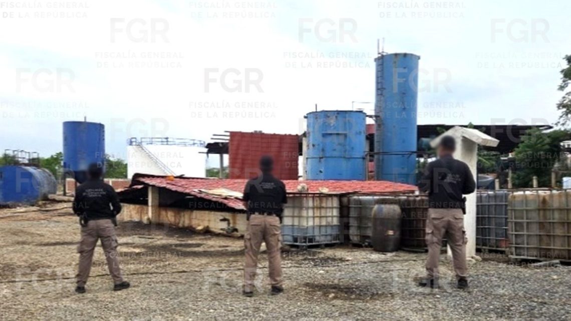 🛢️🔥 Cateo en Tihuatlán: la FGR le pega al huachicol con todo el convoy