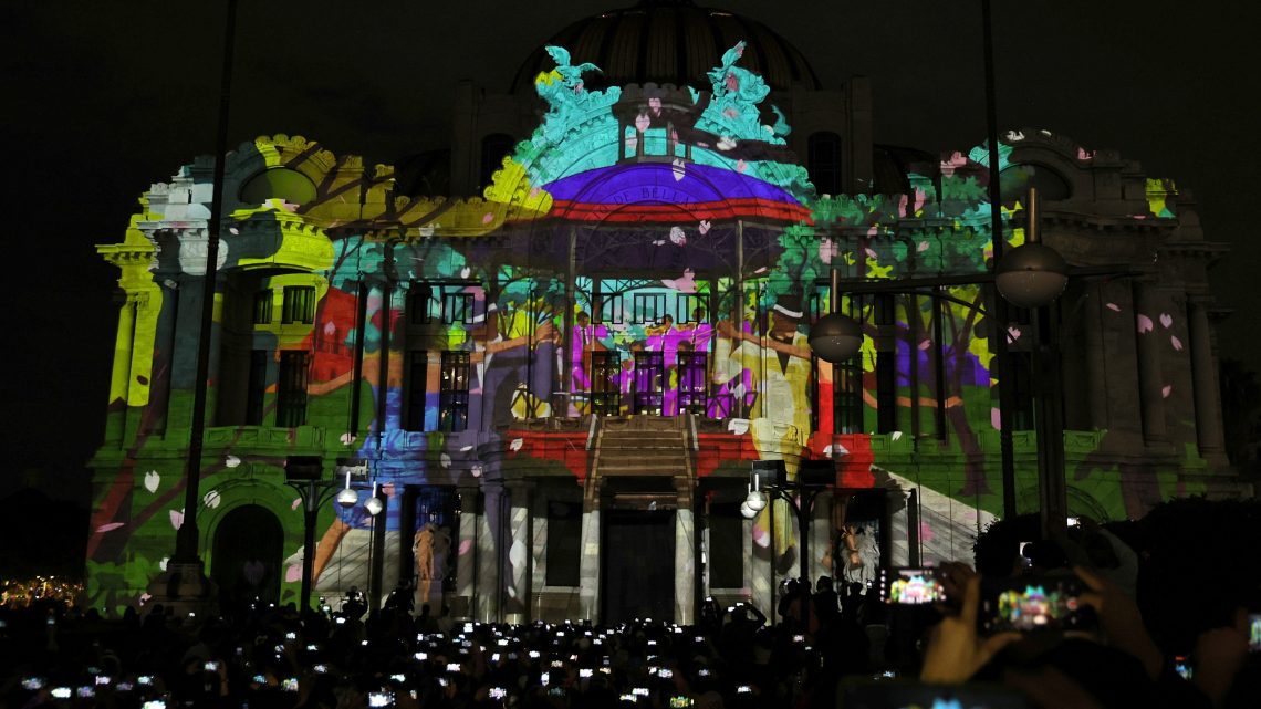 🎭✨ Bellas Artes se prende: videomapping convierte la CDMX