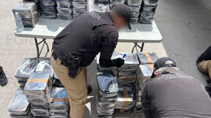 🚛🧊 Las jícamas del engaño: camionazo con doble fondo y casi una tonelada de cristal