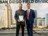 US Attorney CAS U.S. Department of Justice @SDCAnews SDPD Detective Sergeant Bill Miles Honored with First Hometown Hero Award for Leadership in Combating Fentanyl Overdose Deaths justice.gov/usao-sdca/pr/s… Pictured: USA Adam Gordon and Hometown Hero SDPD Detective Sergeant Bill Miles