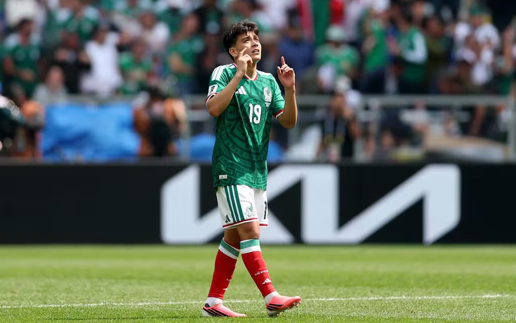 ⚽ Gilberto Mora, el chamaco que se plantó en el Mundial y ya está haciendo historia