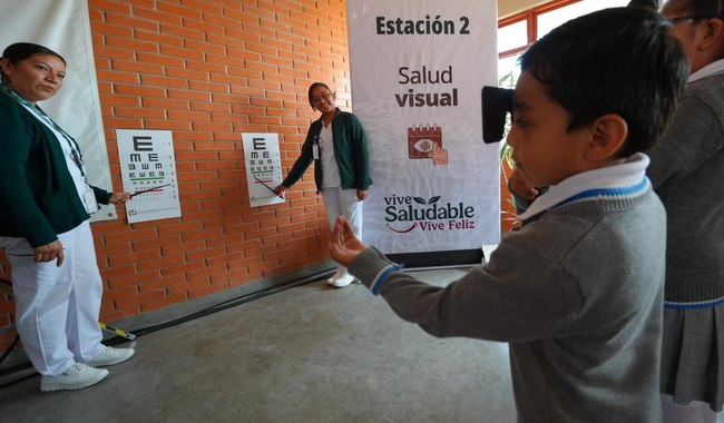 🍎 La escuela ya no solo enseña: ahora también revisa la vista, la panza y hasta los hábitos