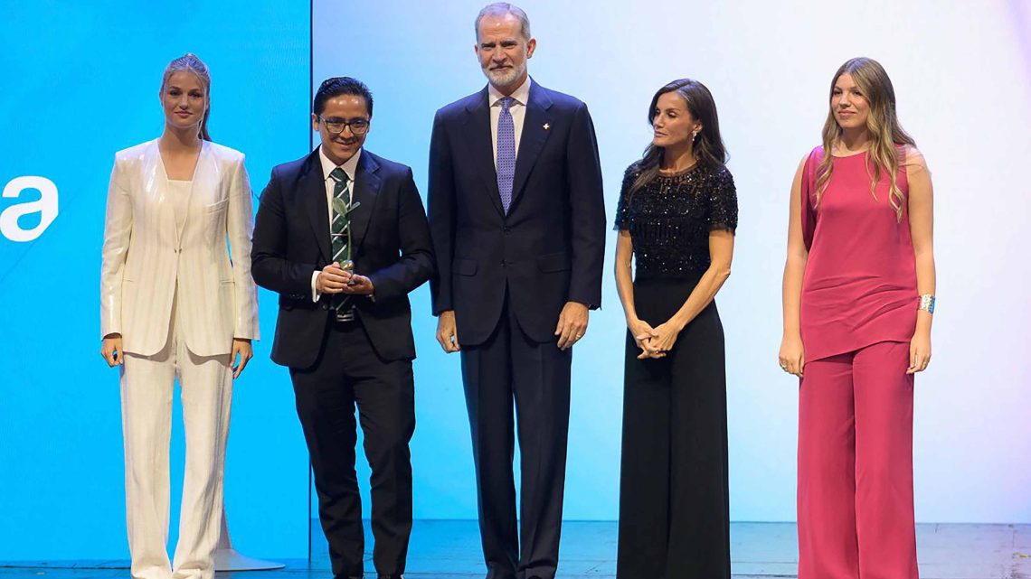 🔭 Astrofísico de la UNAM gana premio internacional en España: talento mexicano que mira al universo